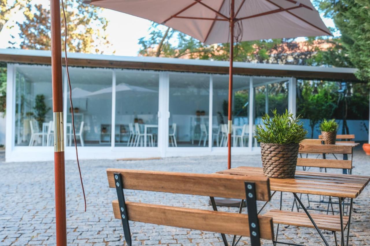 4U Lisbon Airport Suites Exteriör bild
